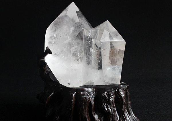 水晶摆件日常生活的6大保养方法,水晶功效