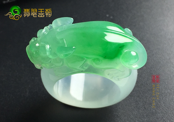 冰种飘绿翡翠貔貅戒指指环佩戴需要注意些什么