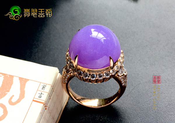 糯冰种紫罗兰翡翠镶嵌戒指辨别真假的三种方法
