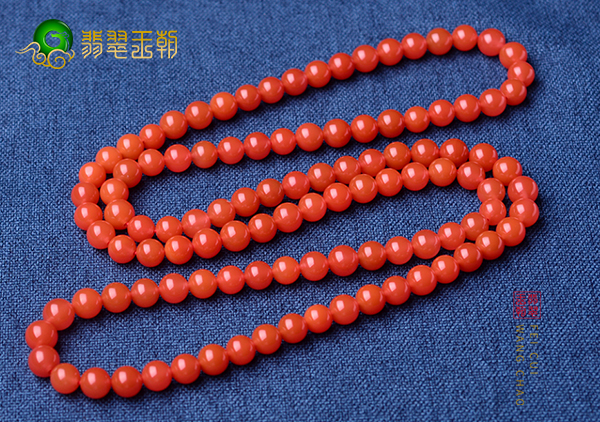 选购南红珠串手链必须要达到质感色彩具佳标准