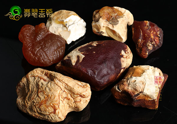 四大产区蜜蜡原石的异同及鉴别方法