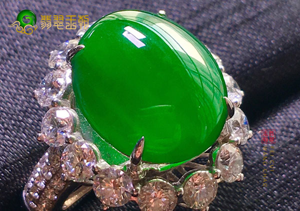 冰种阳绿色翡翠戒指收藏需要注意的几个方面